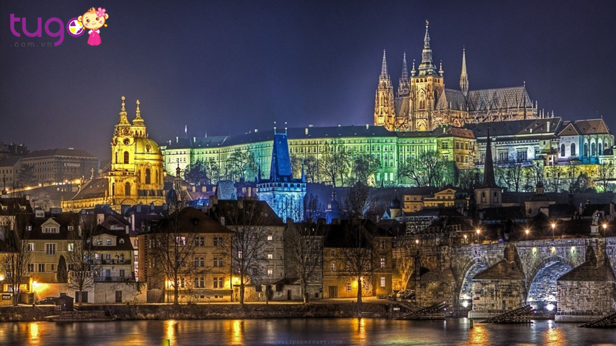 Praha vẫn lưu giữ được nét cổ kính của những tòa lâu đài đồ sộ