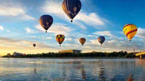 Ngắm bình minh Canberra từ khinh khí cầu.