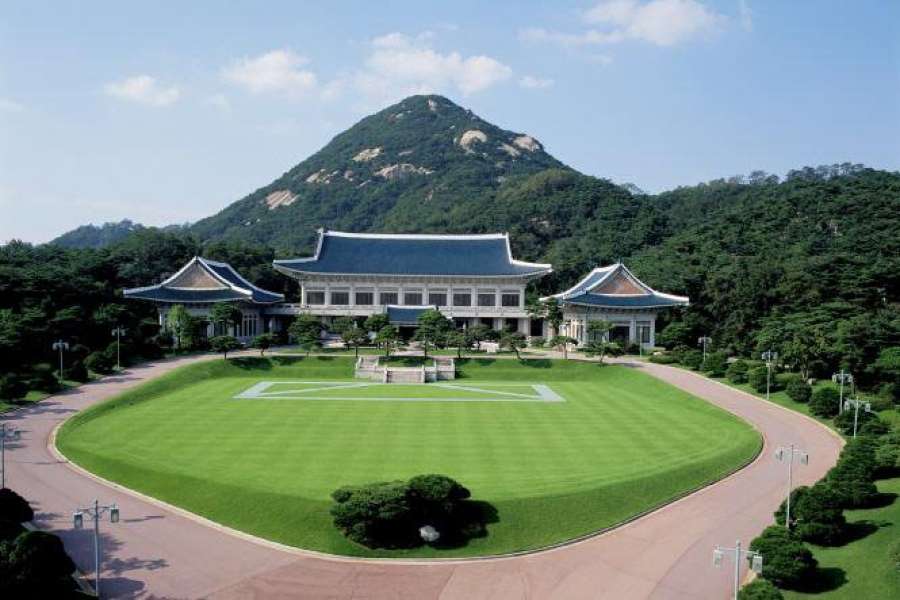 Nhà xanh Tổng thống– nơi các Tổng thống của Hàn Quốc làm việc và sinh sống.