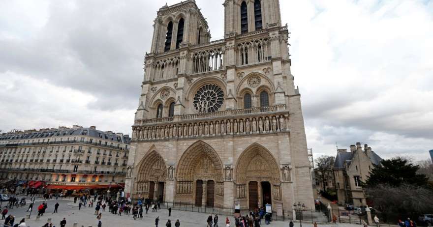Nhà thờ Đức Bà Paris – Pháp một địa điểm du lịch hấp dẫn tại Paris