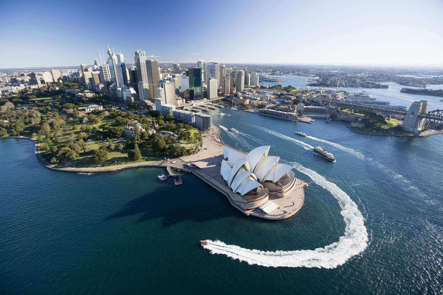 Sydney là địa điểm rất thu hút khách du lịch trong và ngoài nước đến tham quan