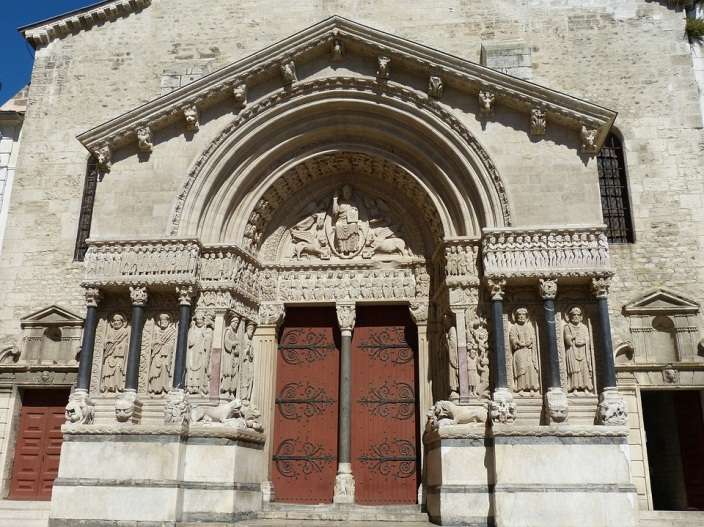 Nhà thờ St. Trophine
