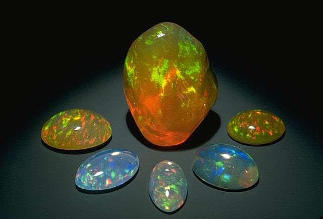 Đá quý opal là một trong những loại đá quý đẹp nhất trên thế giới