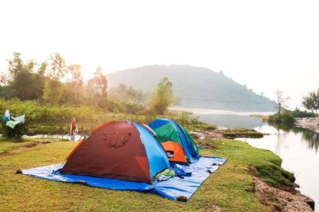 Làng Vân là địa điểm cắm trại tại Đà Nẵng nằm trong vùng vịnh Nam Chơn