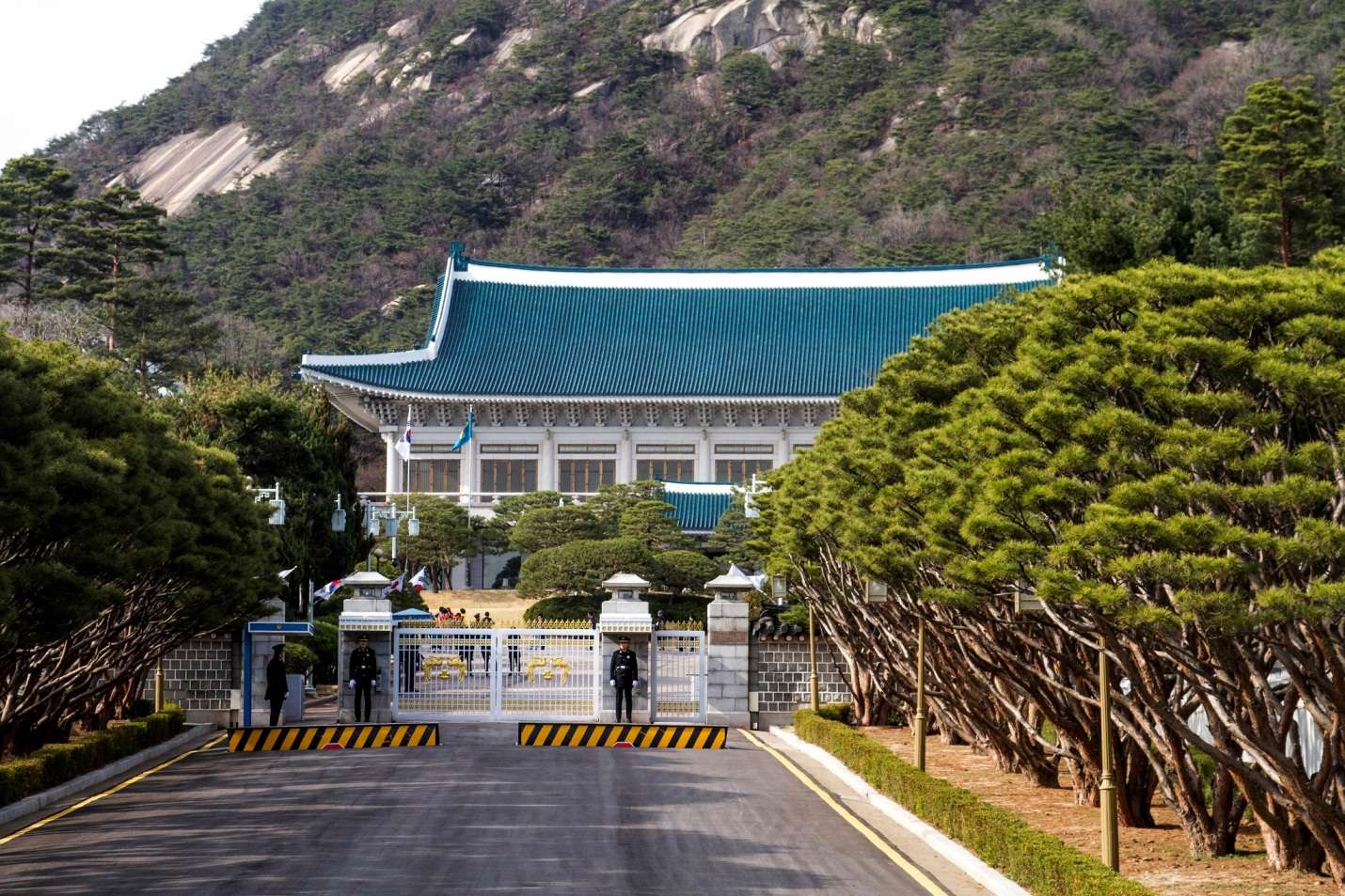 Nhà xanh tổng thống Hàn là địa điểm tham quan cực kỳ thú vị