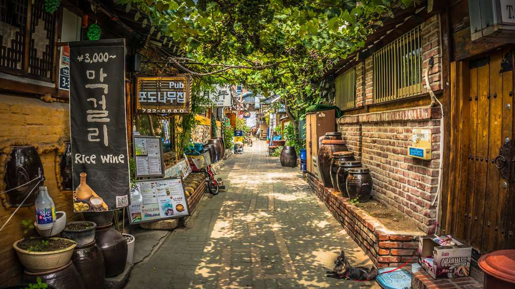 Một góc phố cổ kính tại Insadong