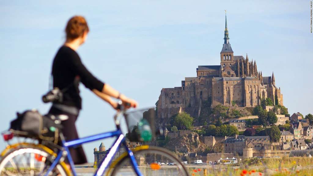 Mont Saint Michel là di sản thế giới thu hút 3 triệu du khách mỗi năm