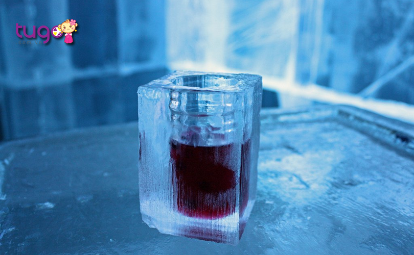 Ở khu vực hồ Shikaribetsu, đến cả chiếc ly cũng được làm từ… “băng”