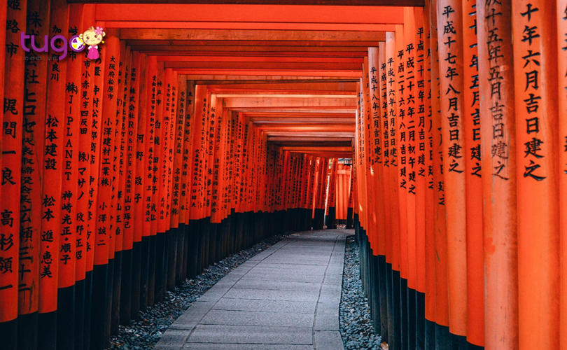 1_Kyoto là thành phố vốn rất nổi tiếng với các ngôi đền thờ Thần đạo