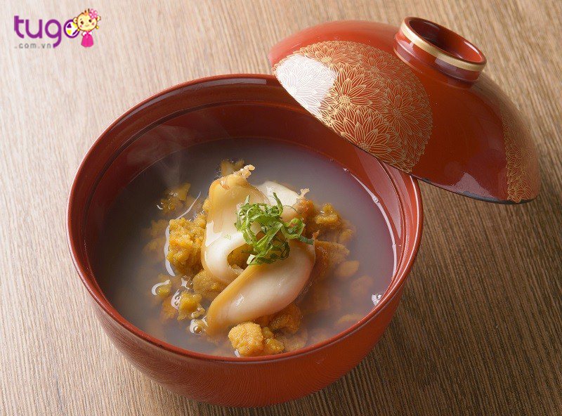 Ichigo-ni là món canh được làm bằng nhím biển và bào ngư thái
