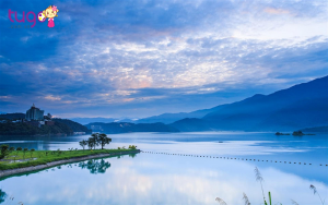 Hồ Nhật Nguyệt đẹp như một bức tranh huyền ảo