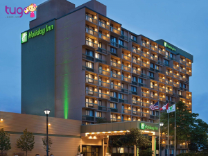 Khách sạn Holiday Inn Toronto – Yorkdale