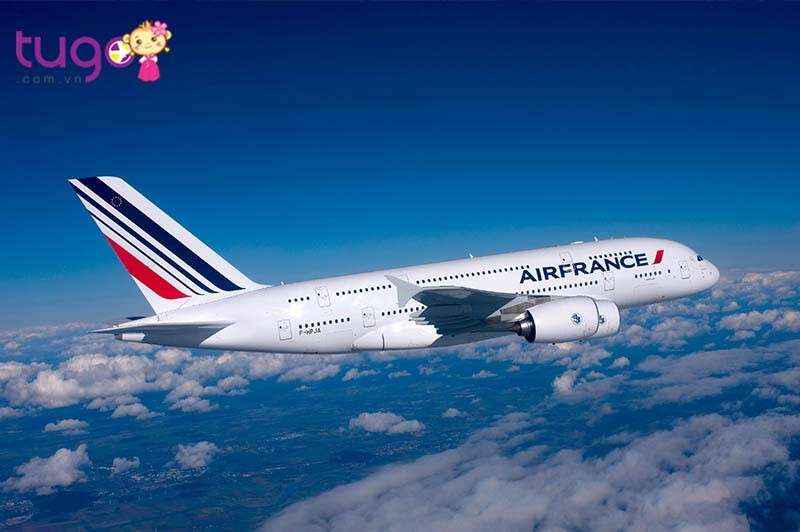 Máy bay thường là phương tiện di chuyển đến Pháp