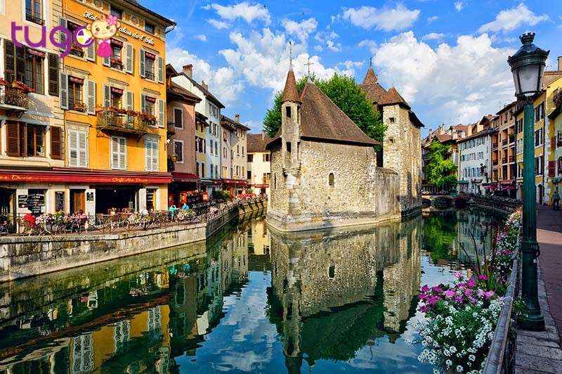 Annecy xinh đẹp được gọi là Venise của nước Pháp