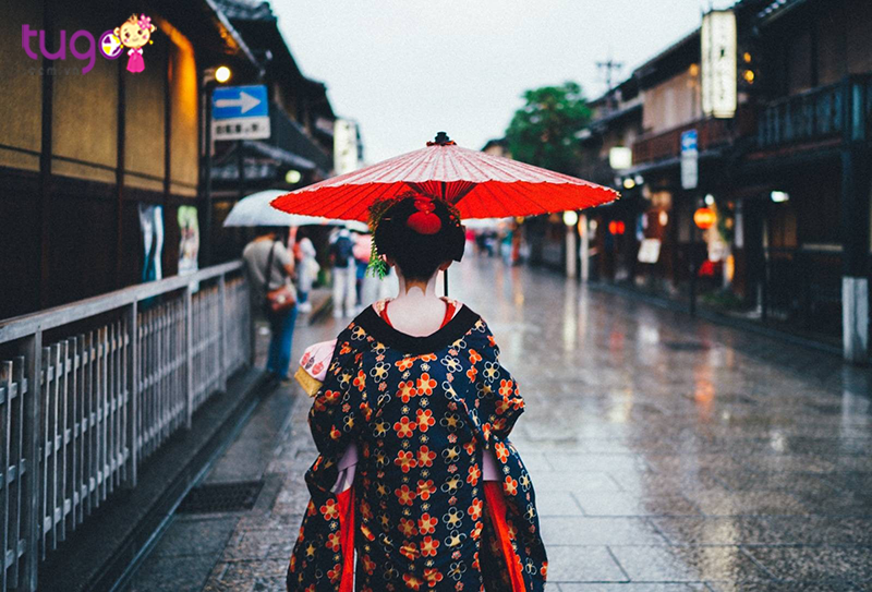 Phố cổ Gion với hình ảnh Geisha yêu kiều đi lại trên phố