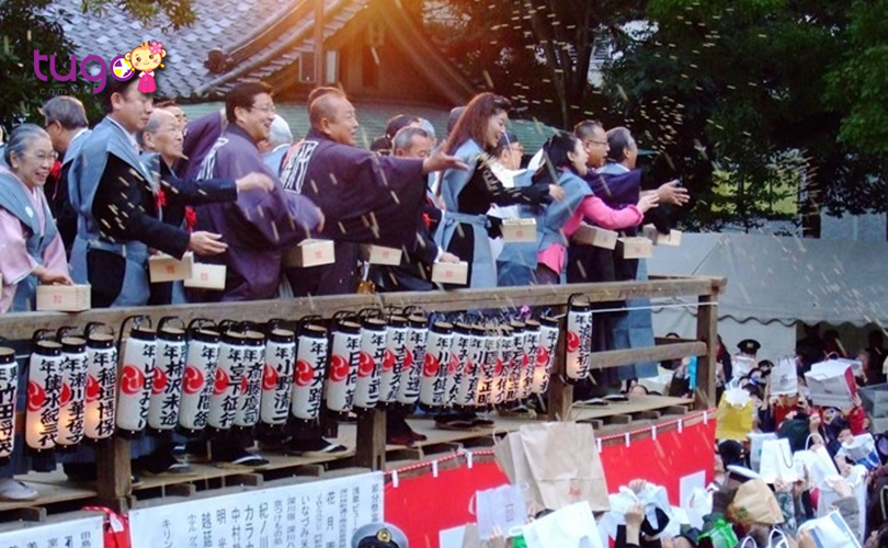 Không khí náo nhiệt tại lễ hội ném đậu Setsubun