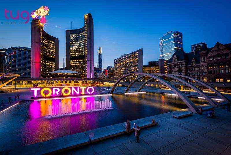 Toronto là thành phố lớn nhất của Canada