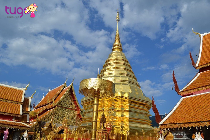 Đền Wat Phra That Doi Suthep nguy nga giữa nền trời