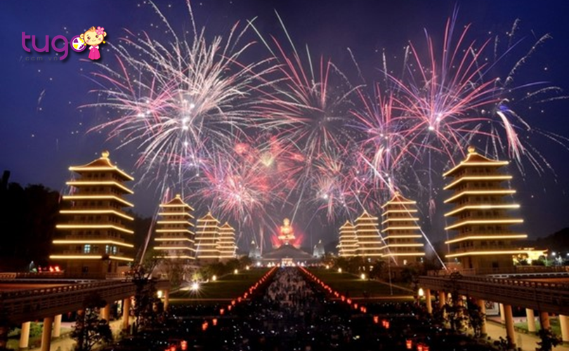 Màn bắn pháo hoa tưng bừng chào đón năm mới ở Đài Loan