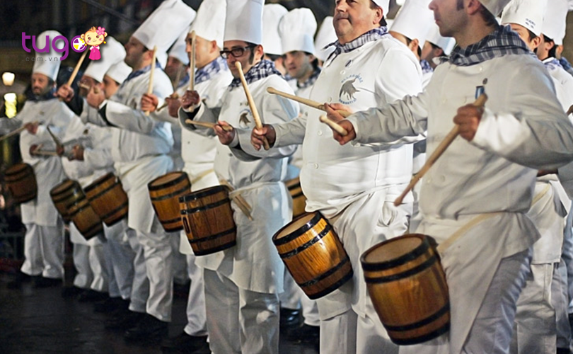 Những màn trình diễn sôi động của lễ hội Tamborrada, Tây Ban Nha