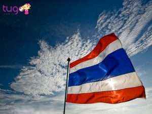 Ban không nên đùa cợt với quốc kỳ Thái Lan