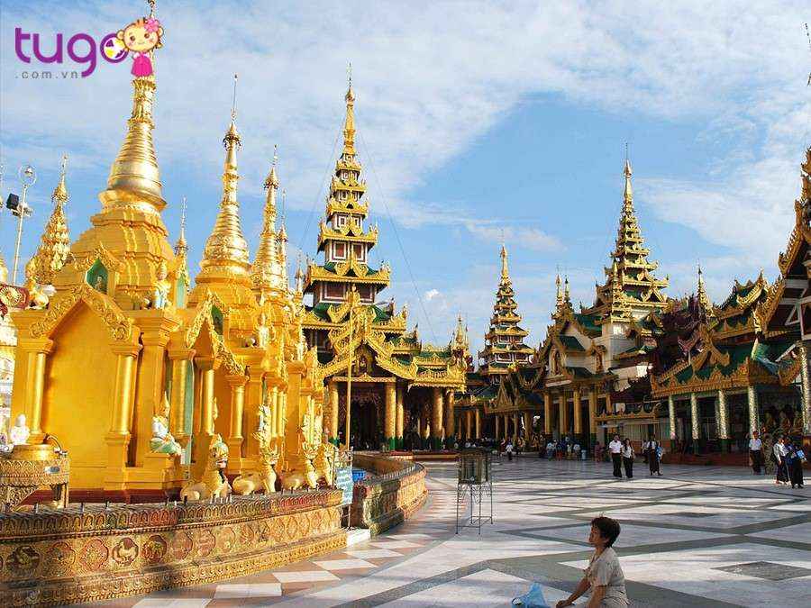 Dù thời tiết Thái Lan có nóng, bạn cũng nên ăn mặc cẩn thận và gọn gàng khi đi chùa