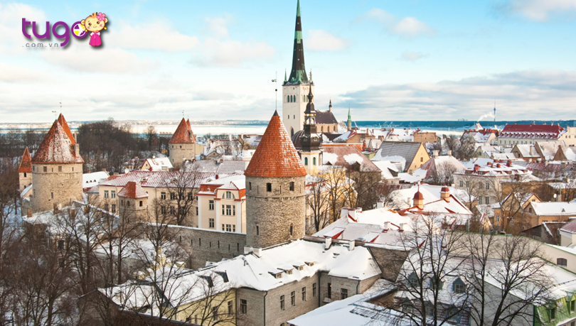 Những tòa lâu đài cổ kính ở Tallinn dưới lớp tuyết trắng xóa của mùa đông