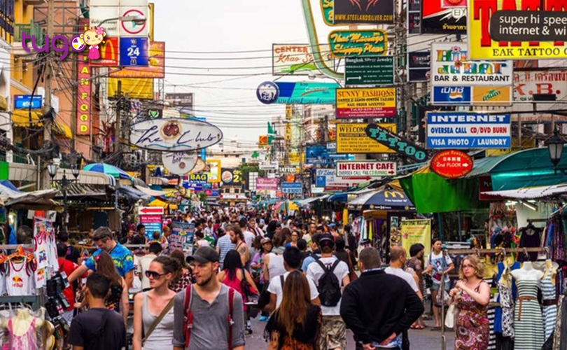Phố Khao San là khu phố hấp dẫn hàng đầu ở Bangkok, thu hút nhiều du khách ghé thăm