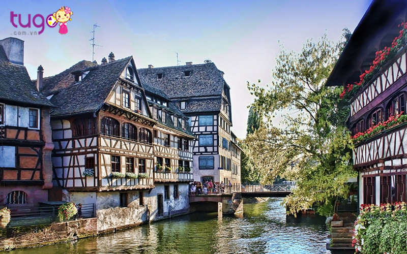 Thành phố Strasbourg là nổi tiếng với các công trình kiến trúc đa dạng