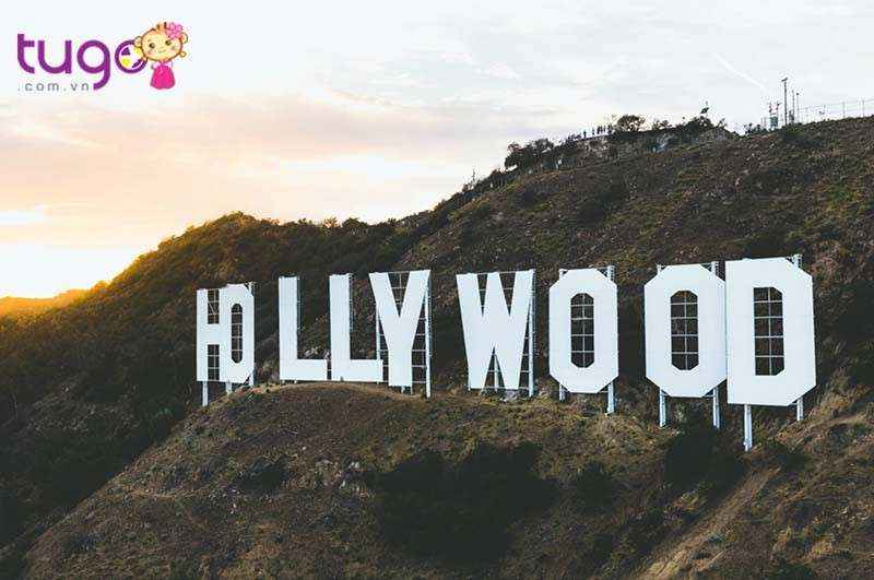 Chữ Hollywood khổng lồ là một biểu tượng rất đang cho bạn chiêm ngưỡng
