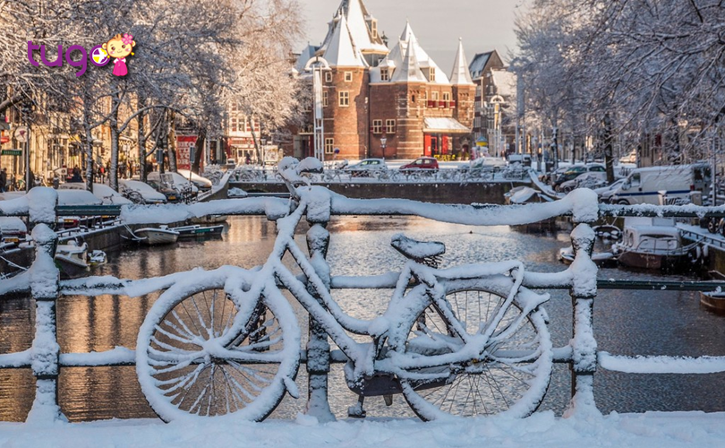 Tuyết trắng bao phủ khắp mọi nơi ở Amsterdam khi đông về