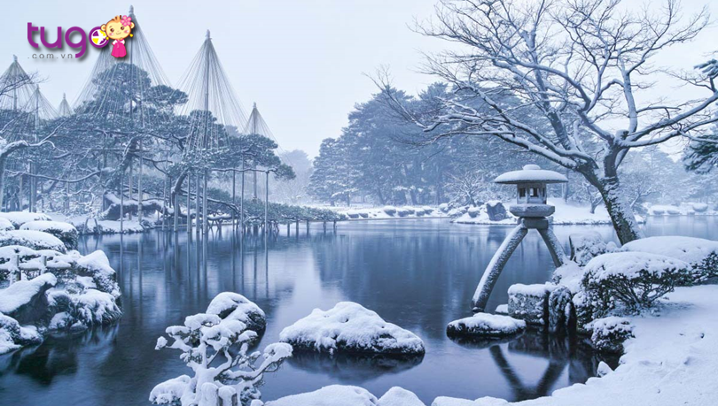 Tuyết trắng bao phủ mọi nơi ở vườn Kenrokuen khi mùa đông về