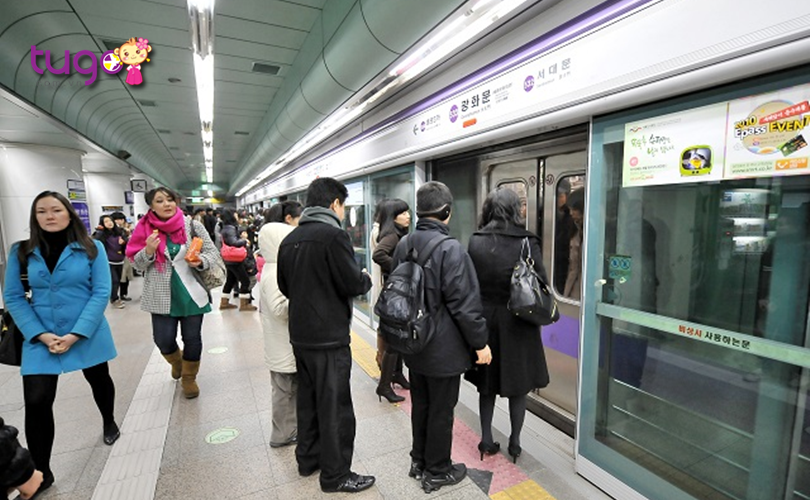 Tàu điện ngầm là phương tiện phổ biến và tiện lợi nhất để di chuyển ở Hàn Quốc trong mùa đông