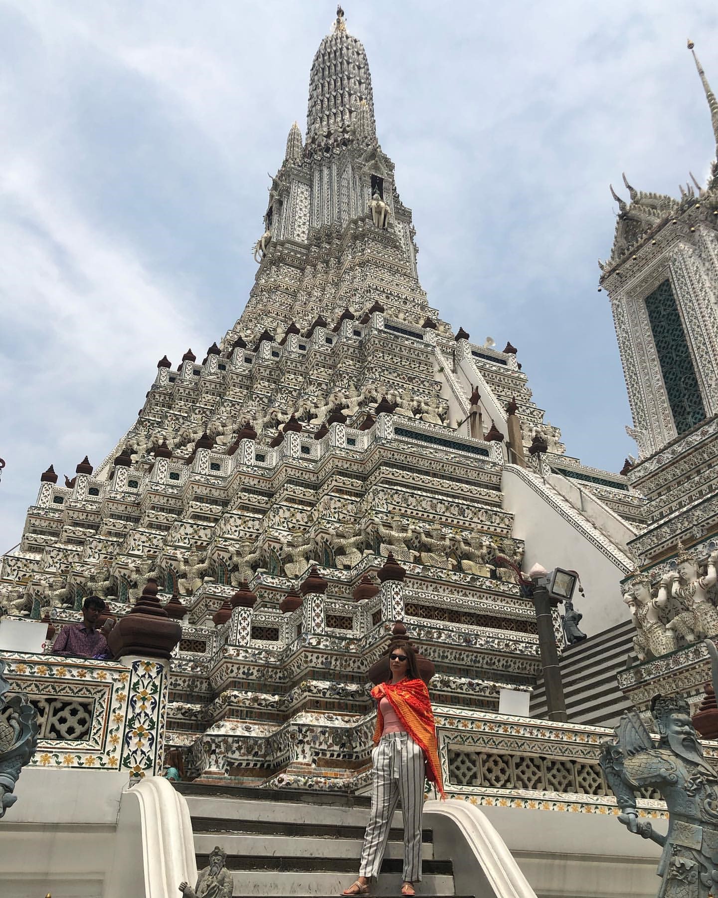 Wat Arun còn là một địa điểm “check-in” cực hot nữa đó!