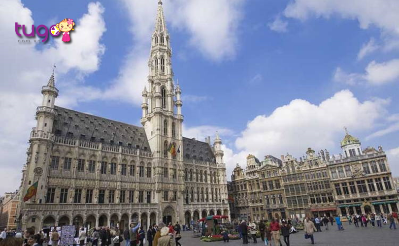 quang-truong-grand-palace-noi-tieng-tai-brussels