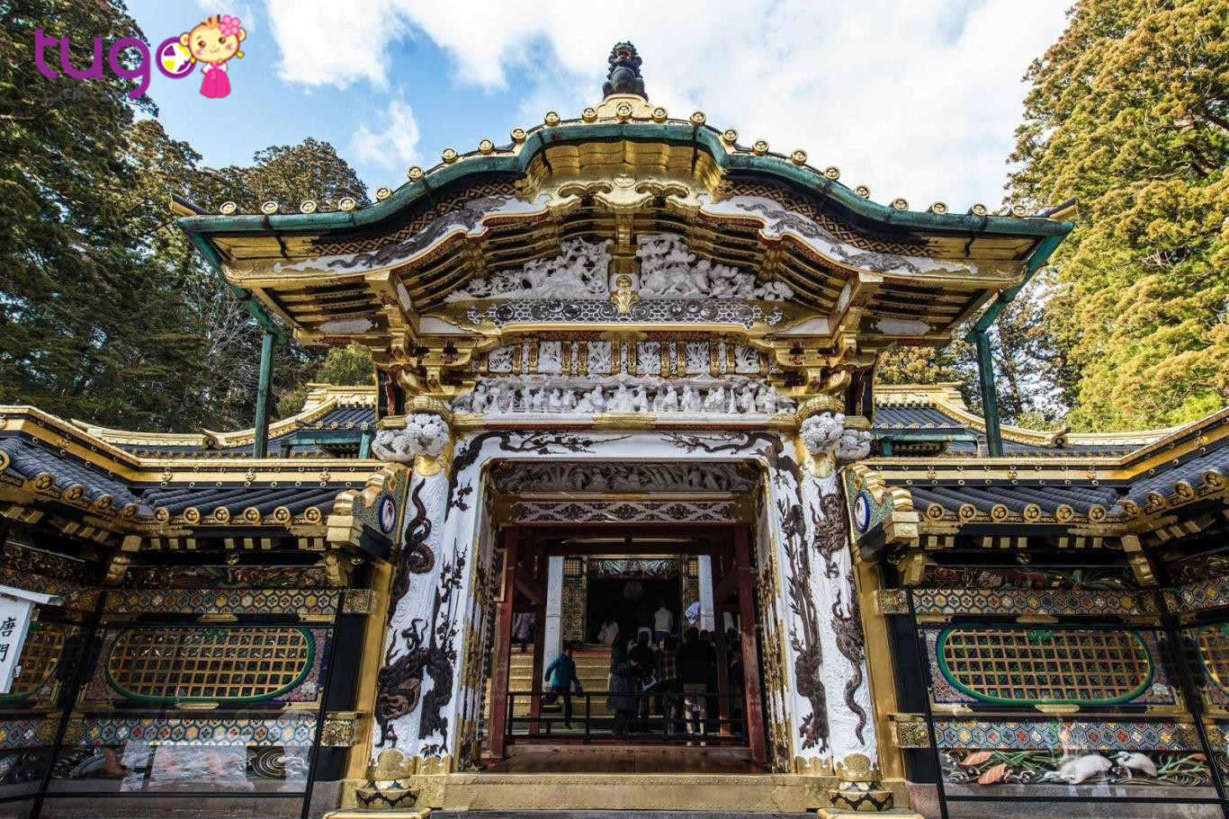Ngay trung tâm Nikko là một quần thể đền, chùa Nikko được Unesco công nhận là di sản văn hóa thế giới năm 1999