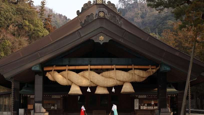 Đền Izumo là địa điểm du lịch Nhật Bản mang không khi thanh tịnh, linh thiêng