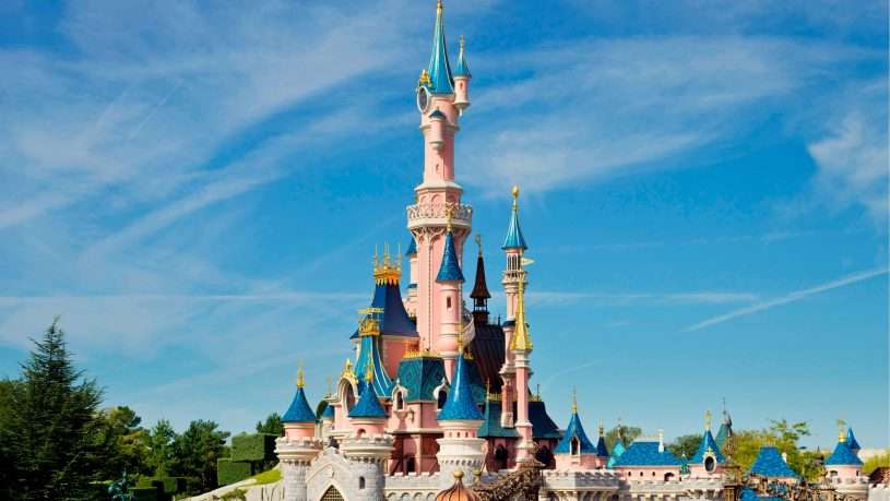 Khám phá Disneyland Paris